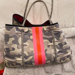 Neoprene large bag, camo, orange and pink